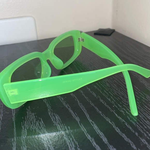 Neon Things - Picture 3 of 4